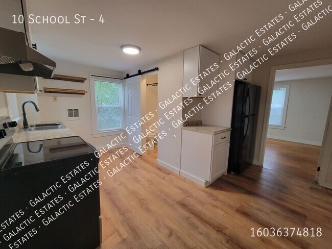 Building Photo - 10 School St