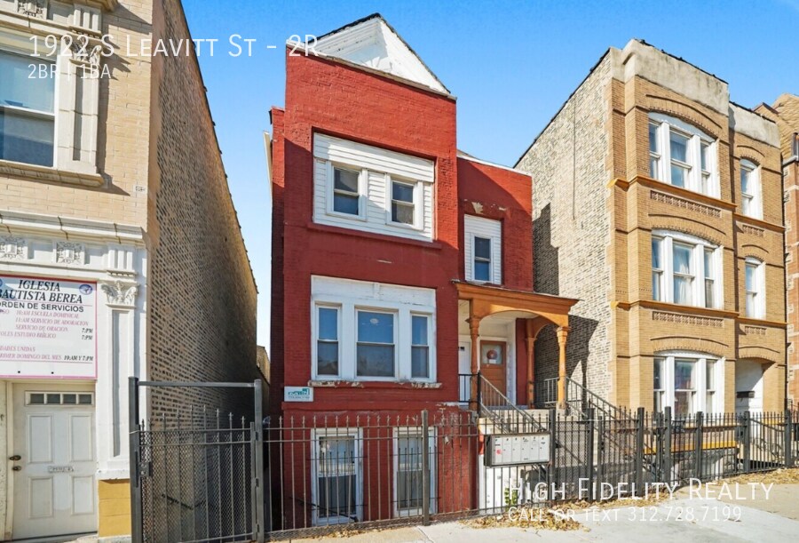 Primary Photo - 1922 S Leavitt St