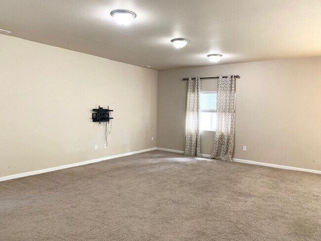 Foto del edificio - 4 Bedroom Home in Convenient Port Orchard ...