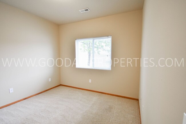 Building Photo - Move In Special!!! 2 bedrooms and 2 bathrooms in Johnston!! Check out this ground-level condo!!!