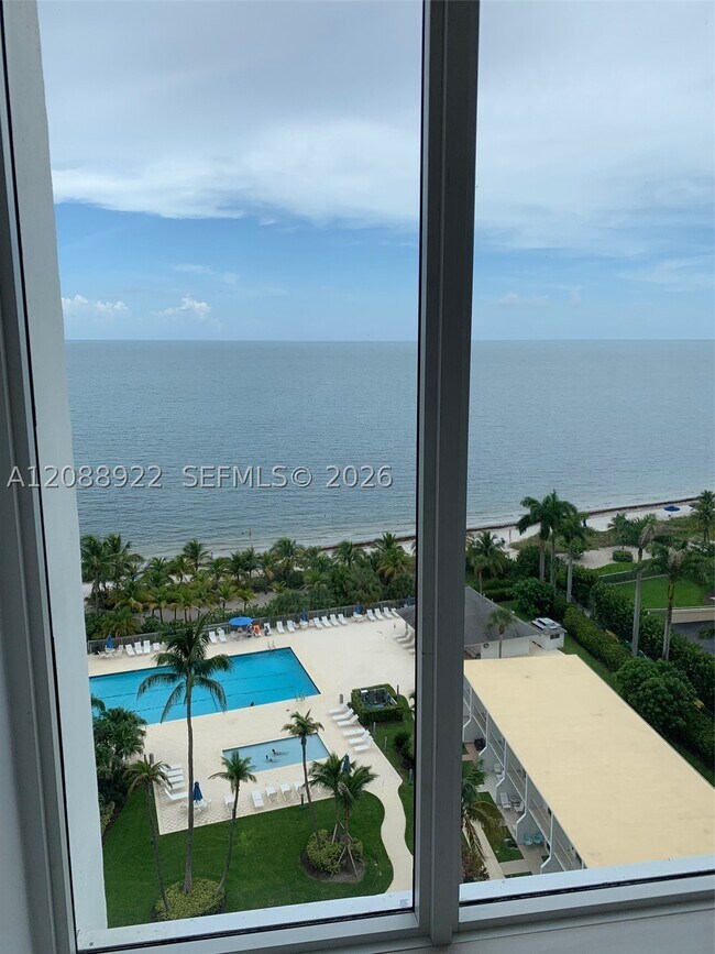 Building Photo - 881 Ocean Dr