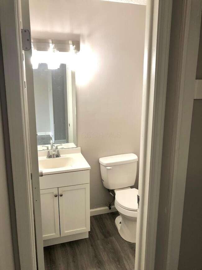 Foto del edificio - 5700 Crossing Ct