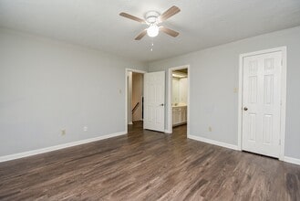 Building Photo - 1002 Meadowlark Ln
