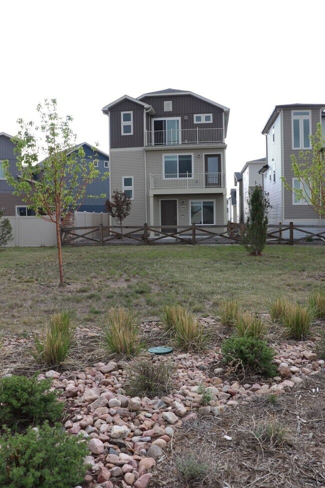 Foto del edificio - 5836 Thurless Ln