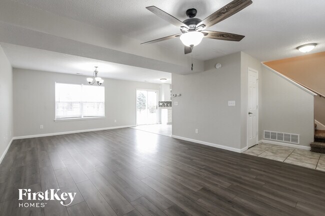 Foto del edificio - 5323 Alameda Rd