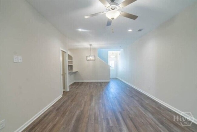 Foto del edificio - 131 Lower Creek Dr