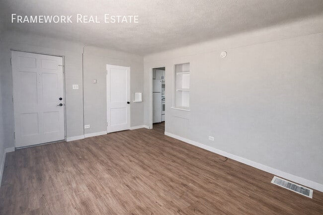 Photo - 1468 Ivanhoe St Apartment