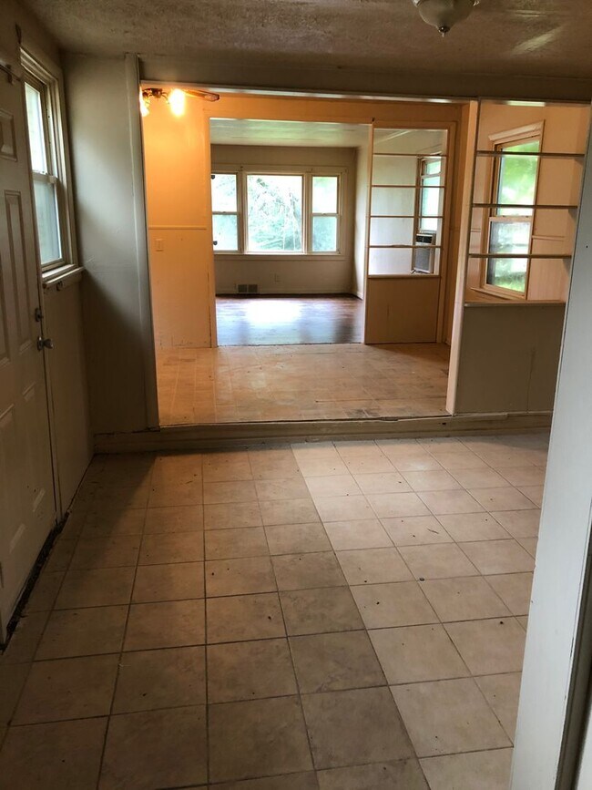 Foto del edificio - Three bedroom plus den, could be fourth bedroom