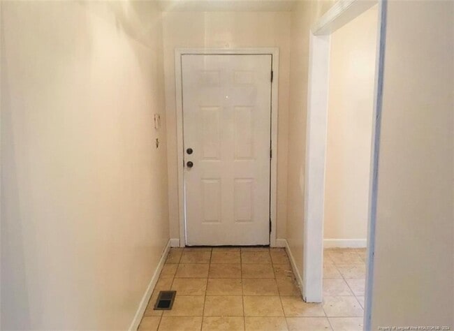 Building Photo - 9301 Oak Meadow Ct