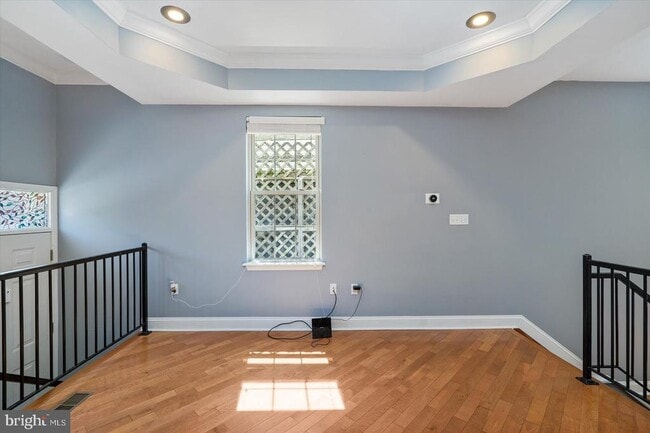 Foto del edificio - 104 N Patterson Park Ave