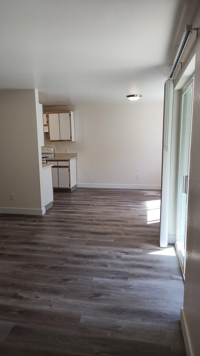 Building Photo - Amber Park Apartments