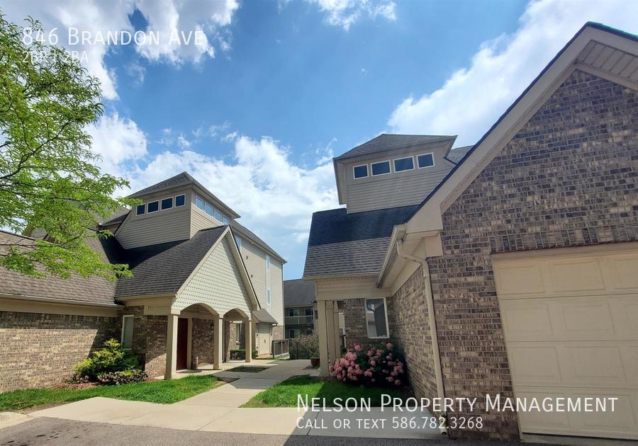 Foto principal - 846 Brandon Ave