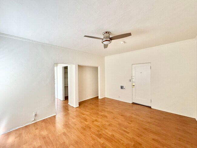 Foto del edificio - 439 N Van Ness Ave