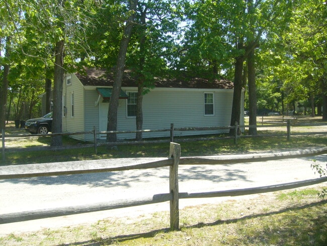 Building Photo - 132 Clubhouse Rd