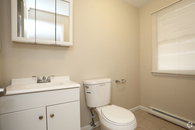 Baño - Warner Village Rental Community