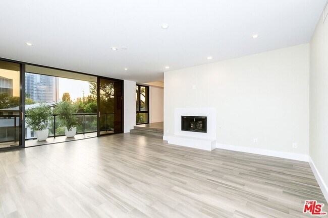 Foto del edificio - 268 S Lasky Dr