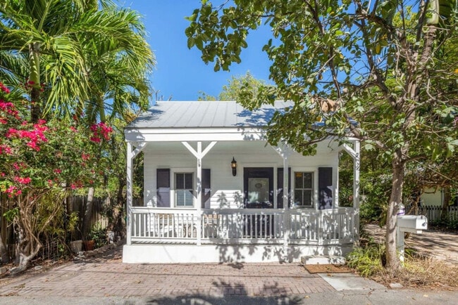 Foto del edificio - 817 Terry Ln