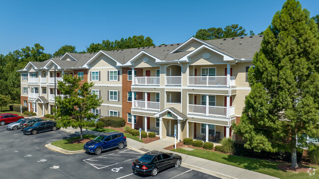 Foto del edificio - Village at Broadstone Station