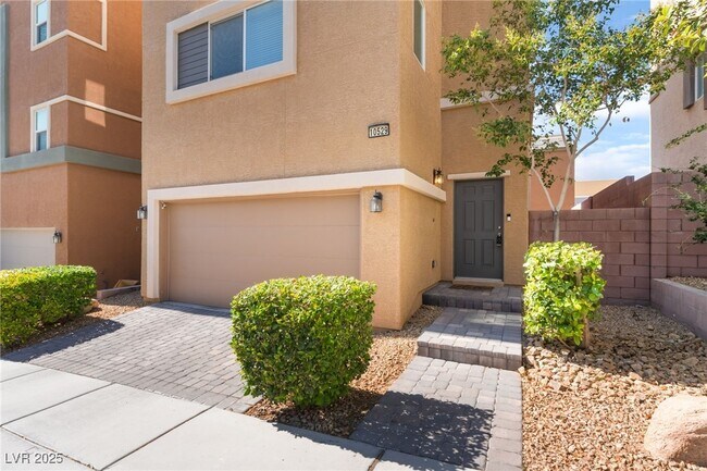 Foto del edificio - 10529 Headwind Ave