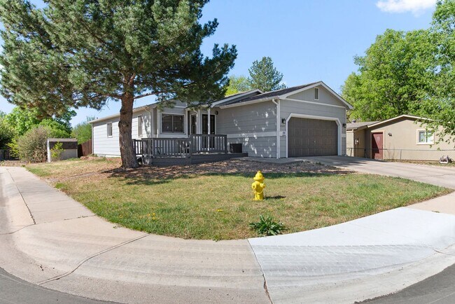 Foto del edificio - Classic 3 Bedroom 2 Bathroom in Fort Collins Ranch in an Incredible Location!