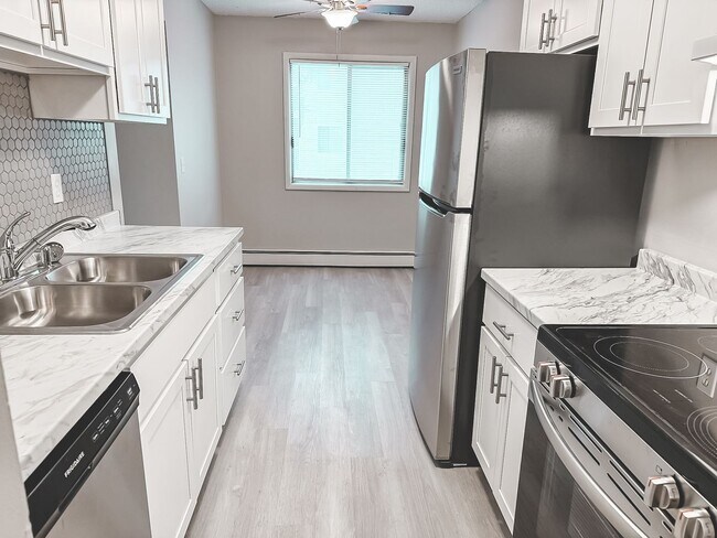 Foto del edificio - 6800- 6810 63rd Avenue