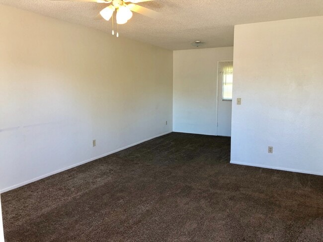 Building Photo - 1943 Florence Ave
