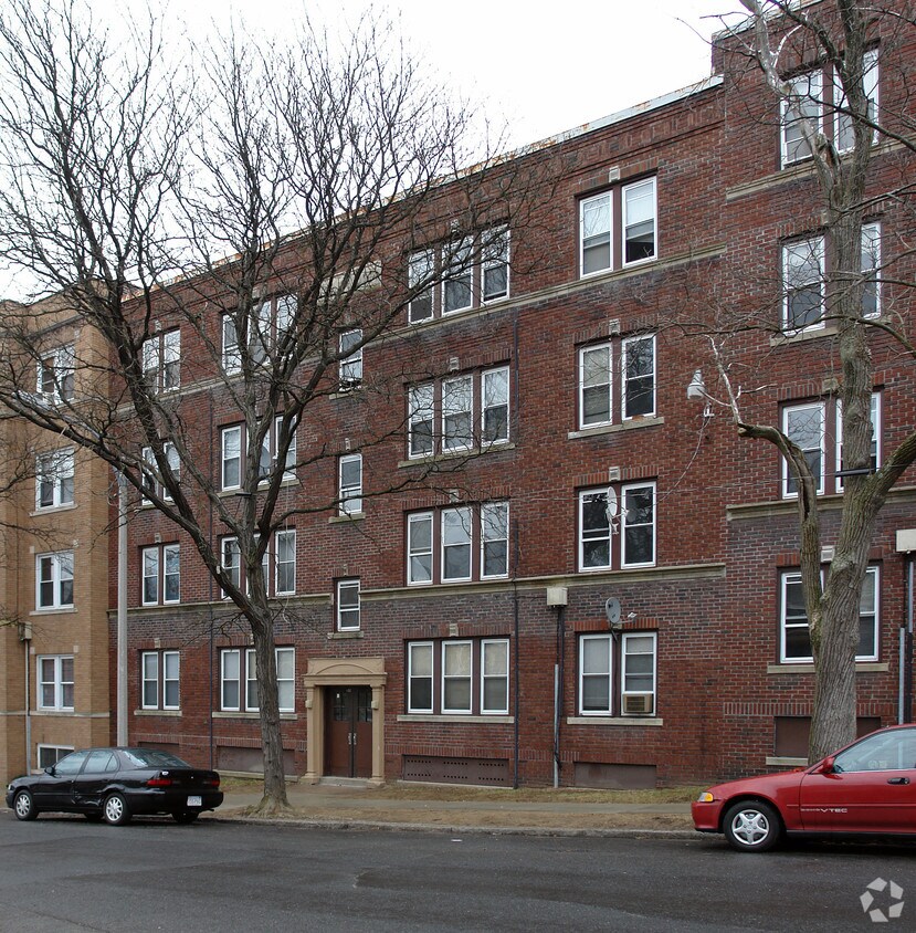 Building Photo - 188 Oak St