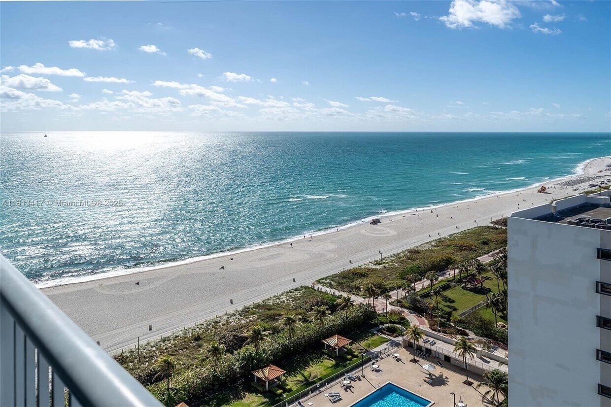 Primary Photo - 2655 Collins Ave