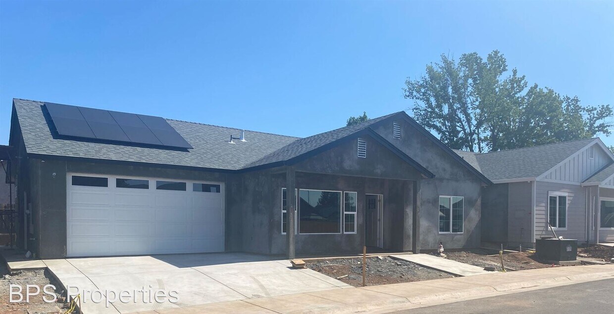 3 br, 2 bath House 6 Pawtucket Ct. House Rental in Chico, CA