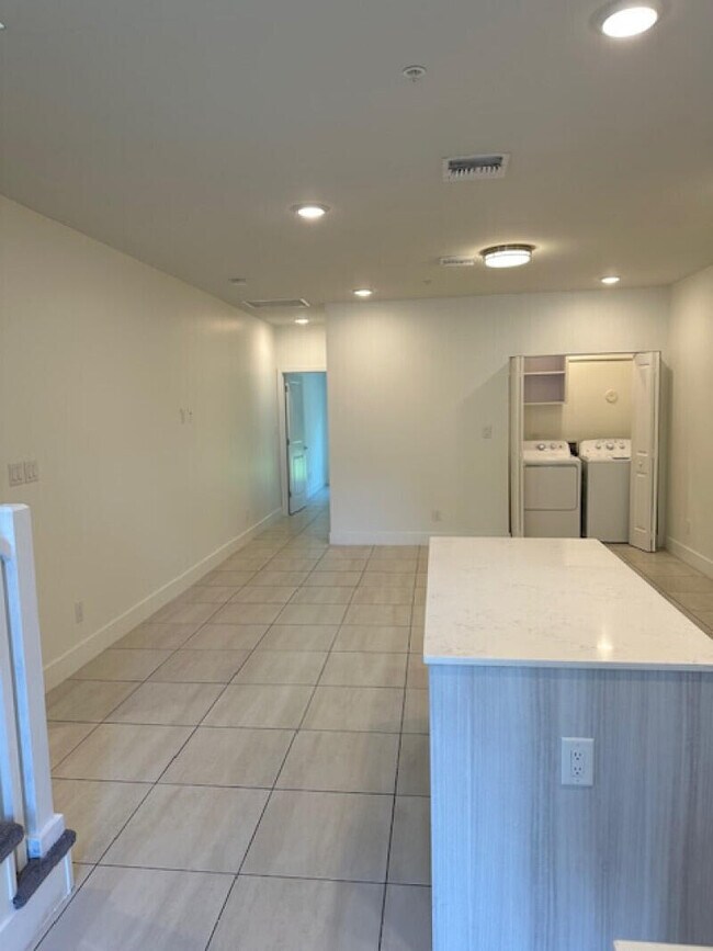 Foto del edificio - 3902 Melaleuca Ln
