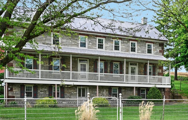 Building Photo - 705 Schaeffer Rd