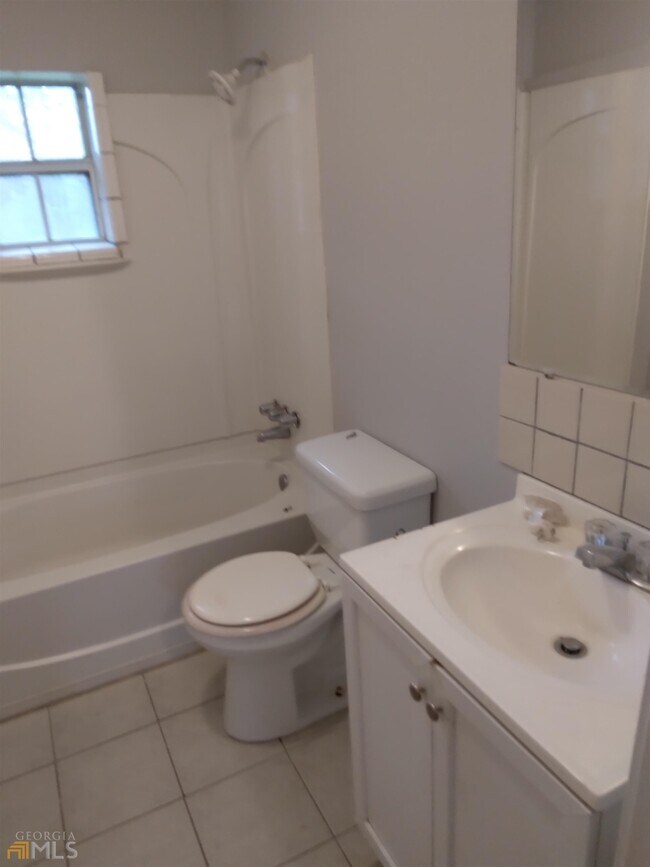 524 N Oak St, Jackson, GA 30233 Room for Rent in Jackson, GA