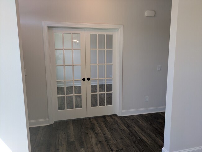 Building Photo - 1384 Ouray Dr