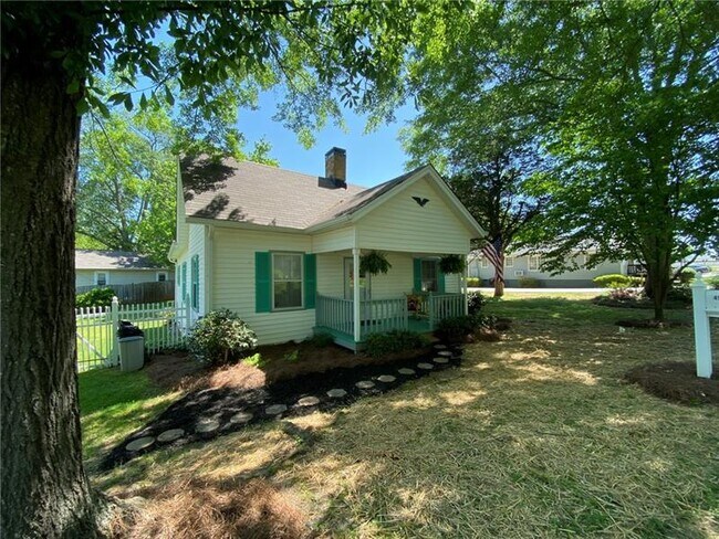 Building Photo - 4915 N Lee St