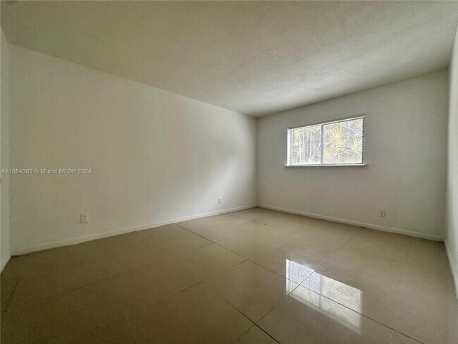 Foto del edificio - 4301 NW 19th St