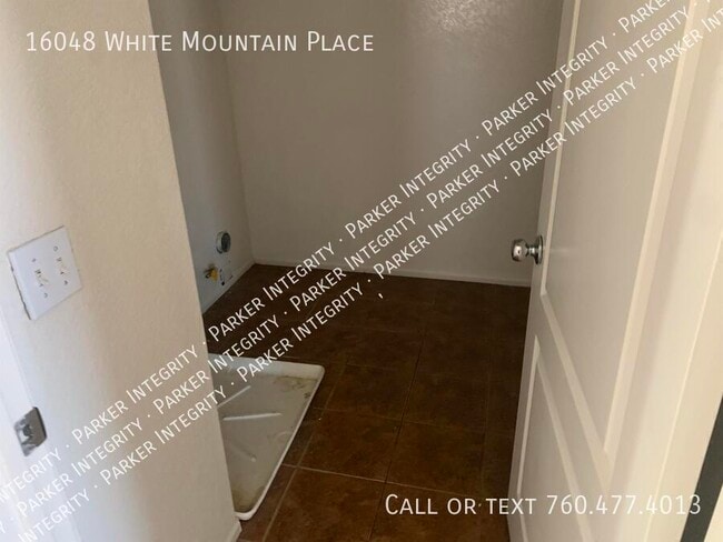 Foto del edificio - 16048 White Mountain Pl