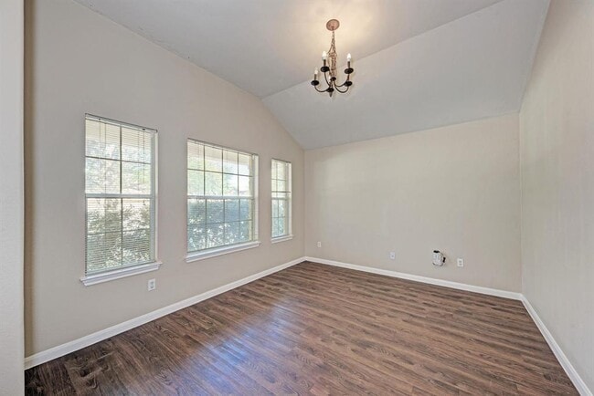 Foto del edificio - 18613 White Water Cove