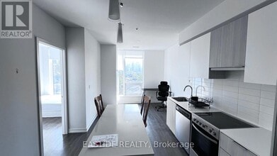 Building Photo - 203-203 College St