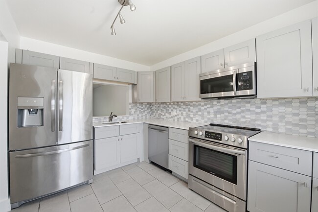 Kitchen - The Rise Apartments