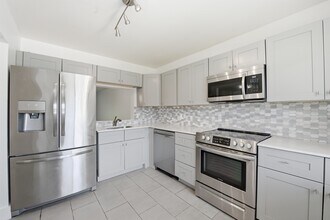 Kitchen - The Rise Apartments