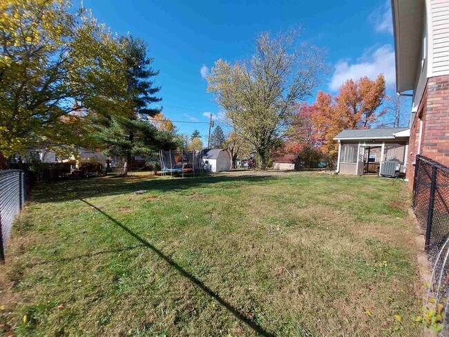 Building Photo - 3522 S Roxbury Cir