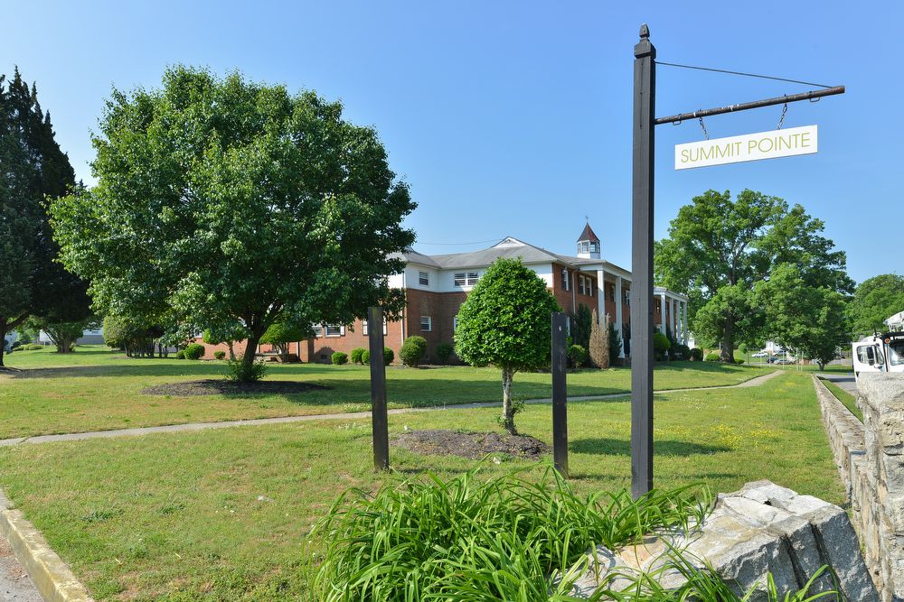 Primary Photo - 538 Summit St