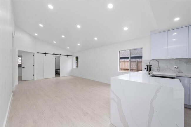 Building Photo - 13916 Ginger Creek Boulevard