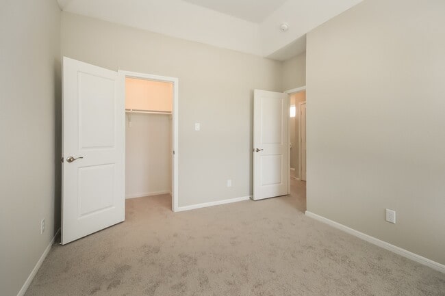 Foto del edificio - 9757 Stewart Springs Blvd