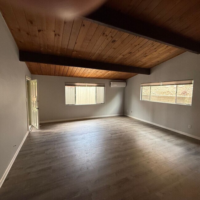 Building Photo - Nice 3 bedroom 1 Bath Home in beautiful Santee