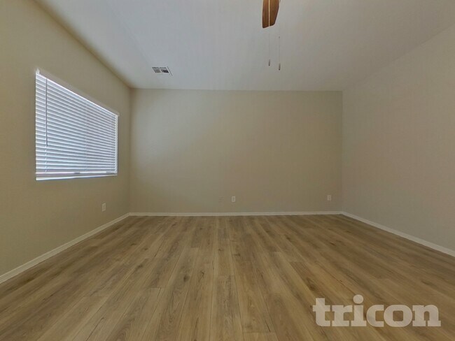 Foto del edificio - 23873 W Bowker St