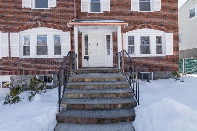 Building Photo - 46 Cerdan Ave