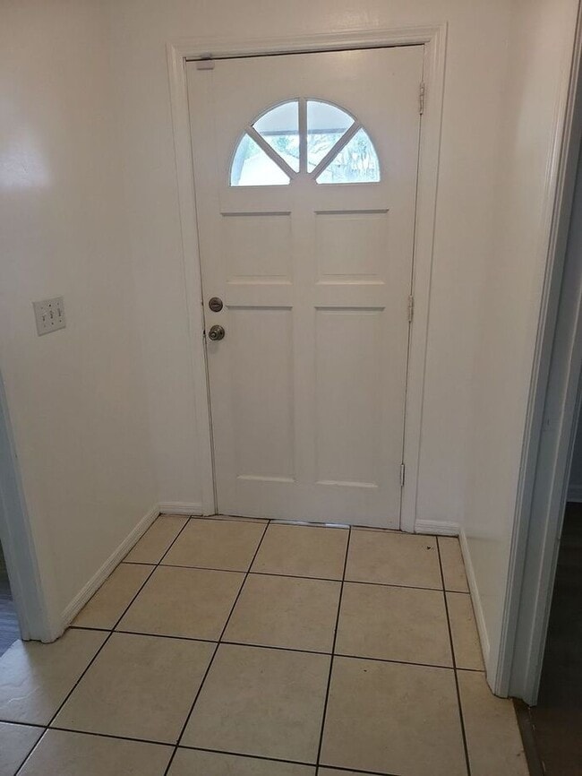 Building Photo - 4741 Pilgrims Way
