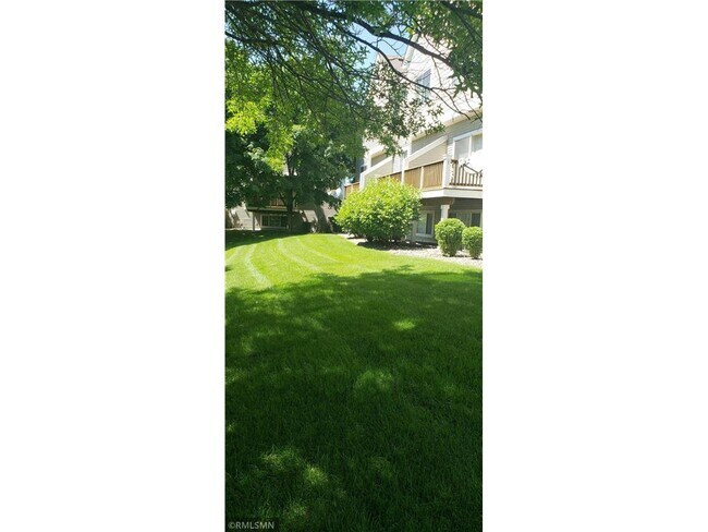 Building Photo - 6465 Christenson Ln NE