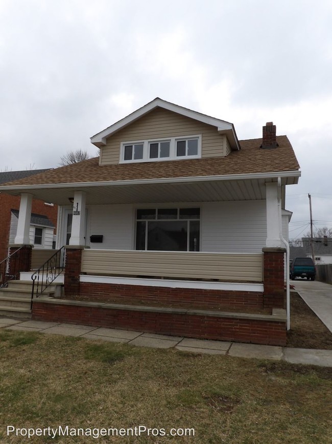 Building Photo - 8002 Bertha Ave
